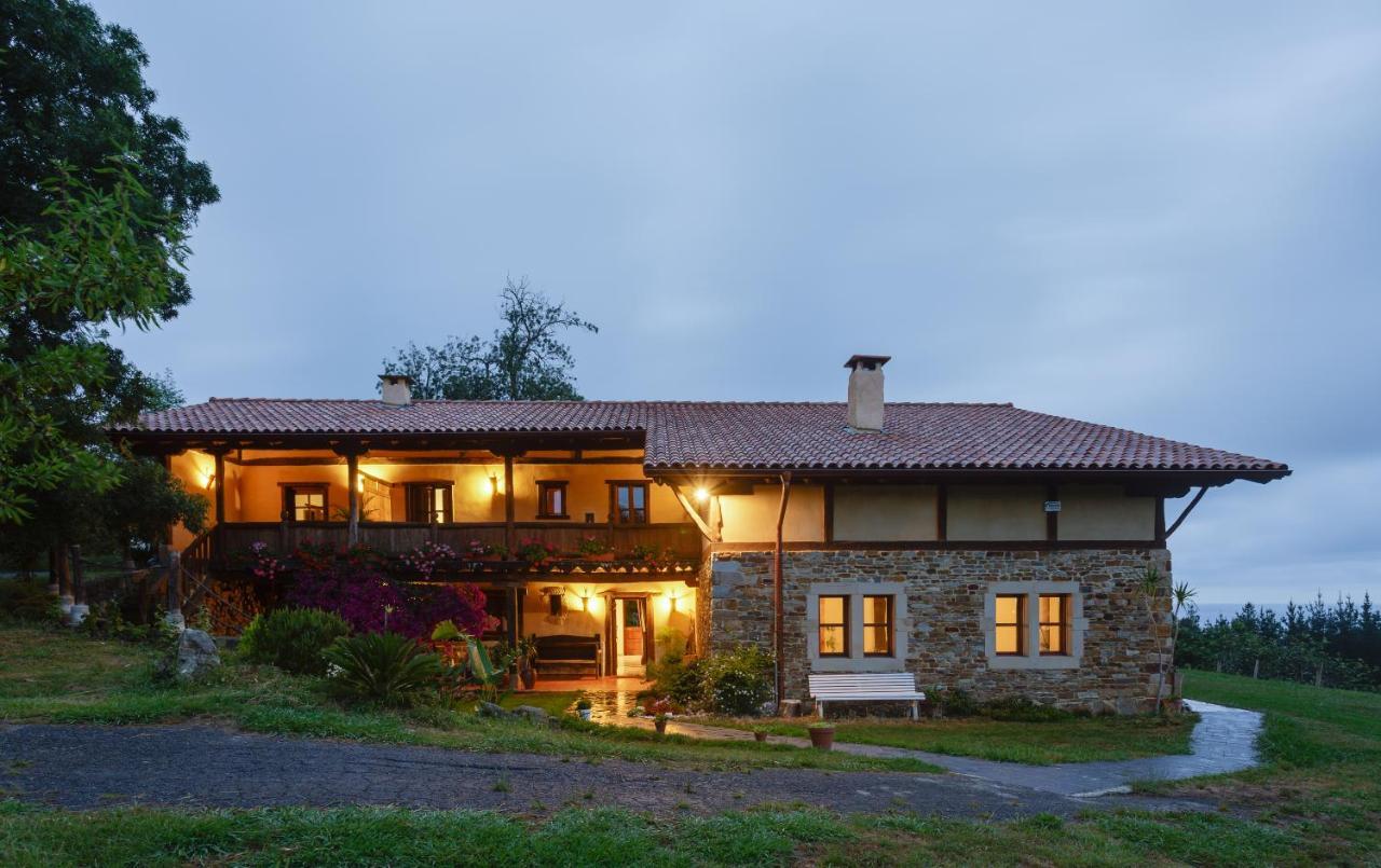 Apikale Guest House Ea ภายนอก รูปภาพ