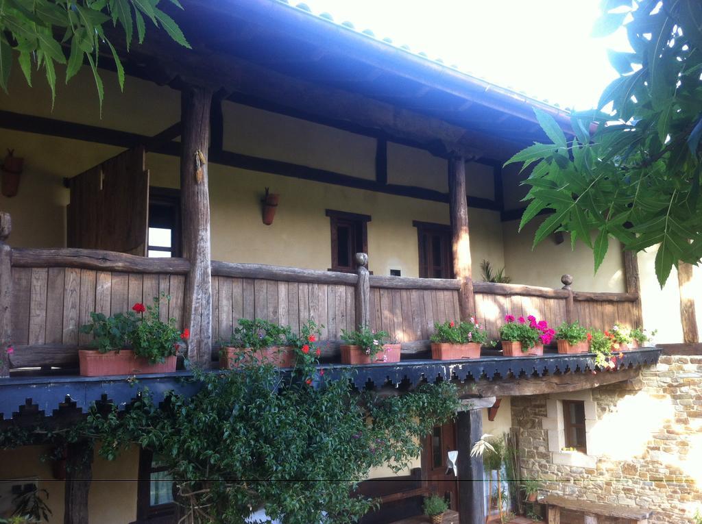 Apikale Guest House Ea ภายนอก รูปภาพ