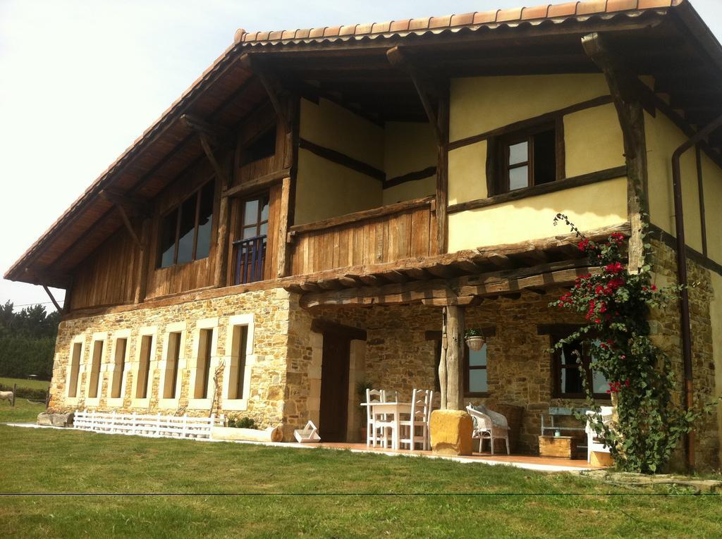 Apikale Guest House Ea ภายนอก รูปภาพ