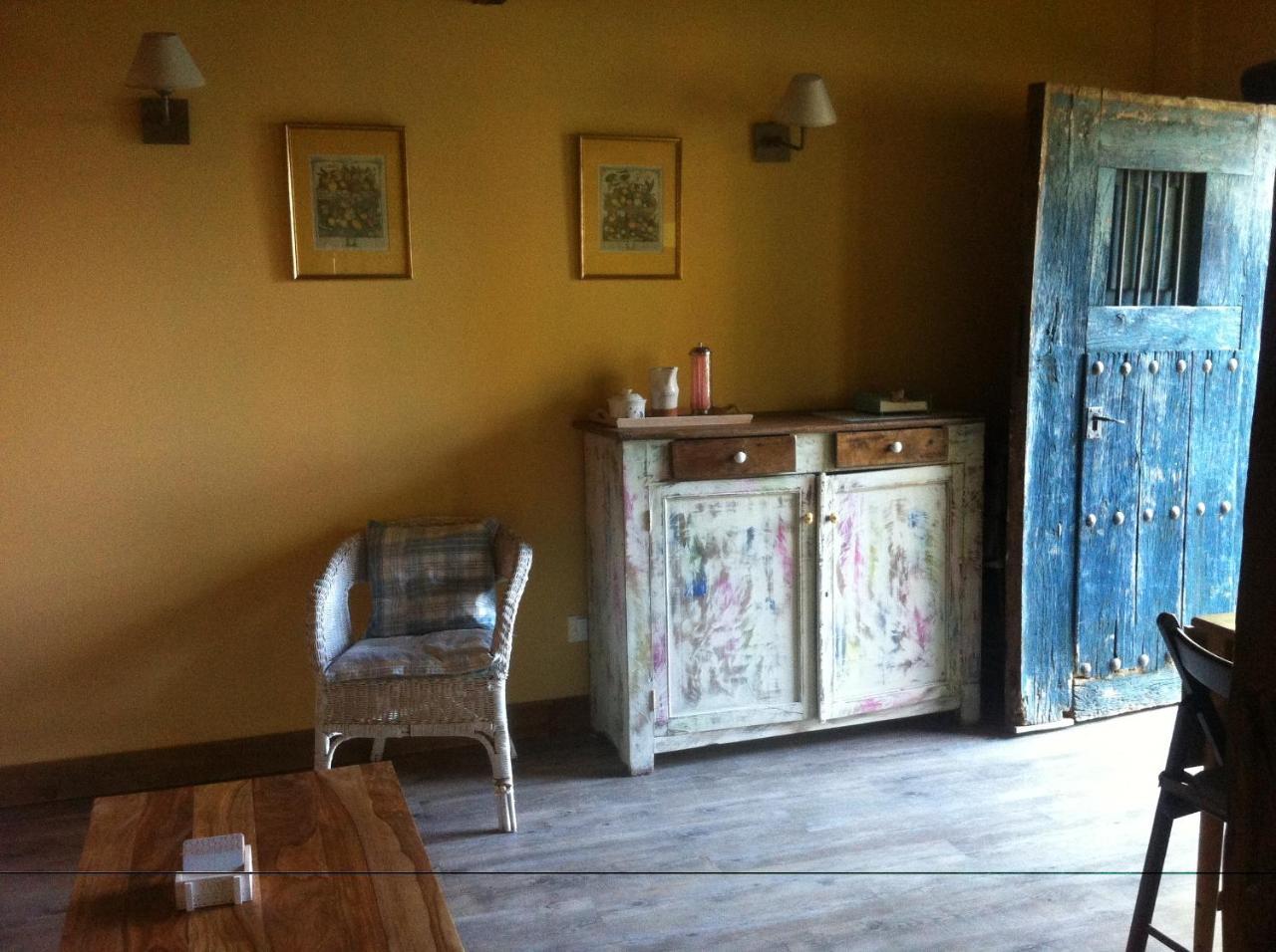 Apikale Guest House Ea ภายนอก รูปภาพ